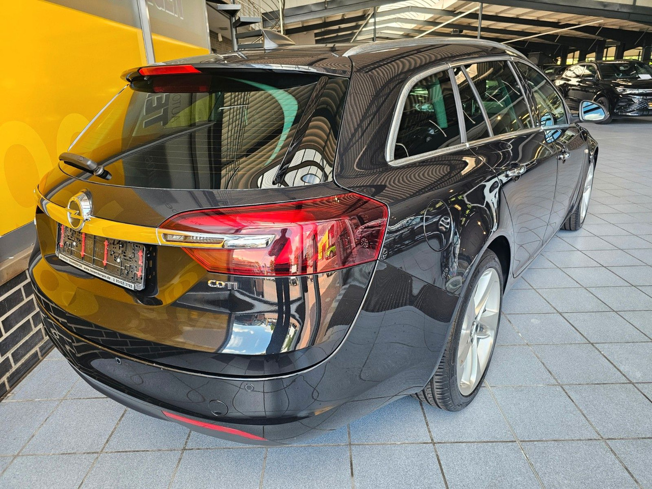 Opel Insignia A Business Innovation AHK ACC Leder Nav - سيارة: صور 4 Opel Insignia A Business Innovation AHK ACC Leder Nav - سيارة: صور 4