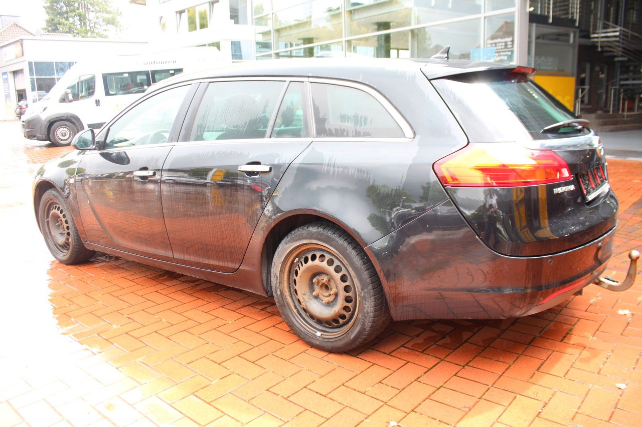 Opel Insignia A Sports Tourer Innovation - سيارة ستيشن: صور 4 Opel Insignia A Sports Tourer Innovation - سيارة ستيشن: صور 4