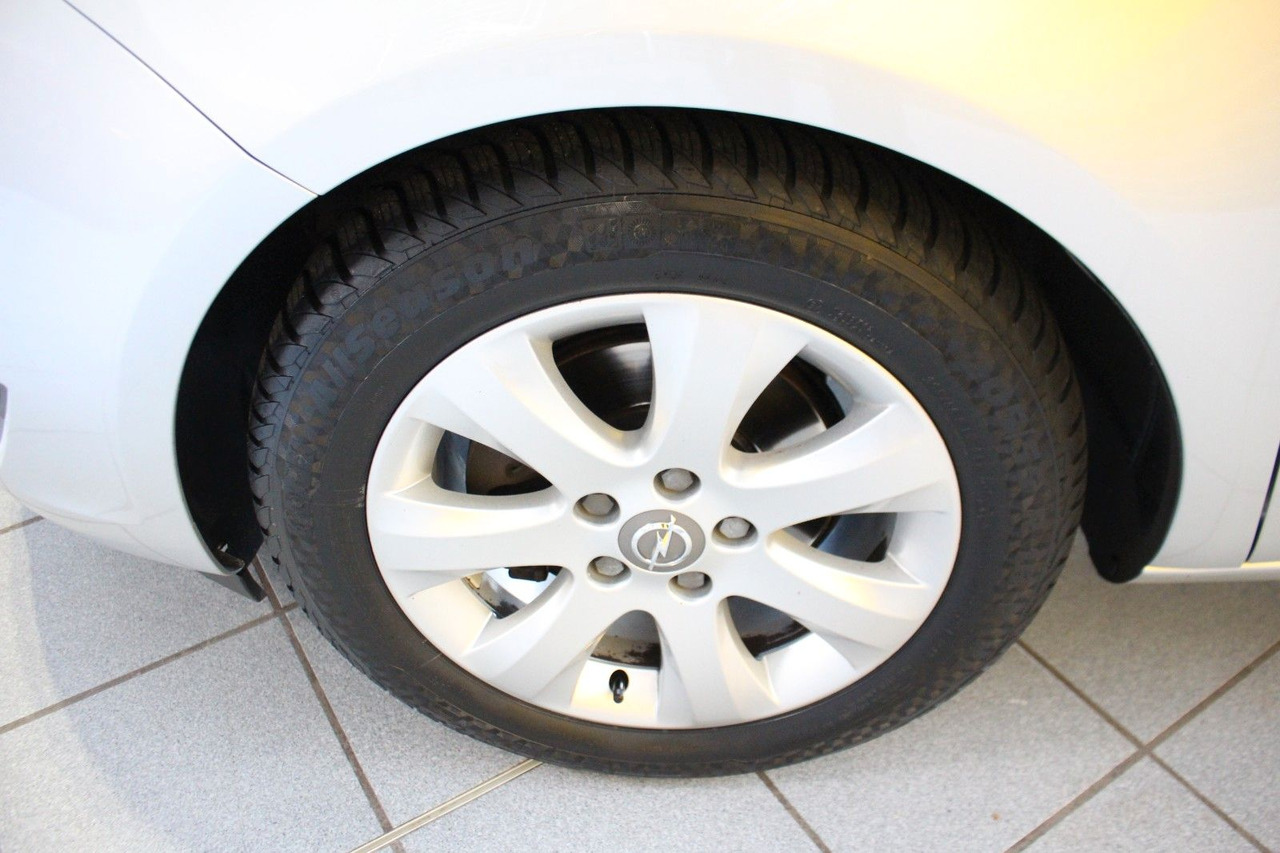 Opel Meriva B 1.4 Automatik Parkpilot Sitzheizung - ميكروباص: صور 5 Opel Meriva B 1.4 Automatik Parkpilot Sitzheizung - ميكروباص: صور 5