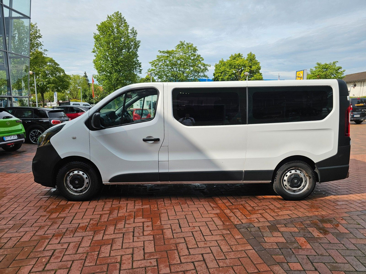 Opel Vivaro B Combi Bus L2H1 2,9t AHK - ميكروباص: صور 2 Opel Vivaro B Combi Bus L2H1 2,9t AHK - ميكروباص: صور 2
