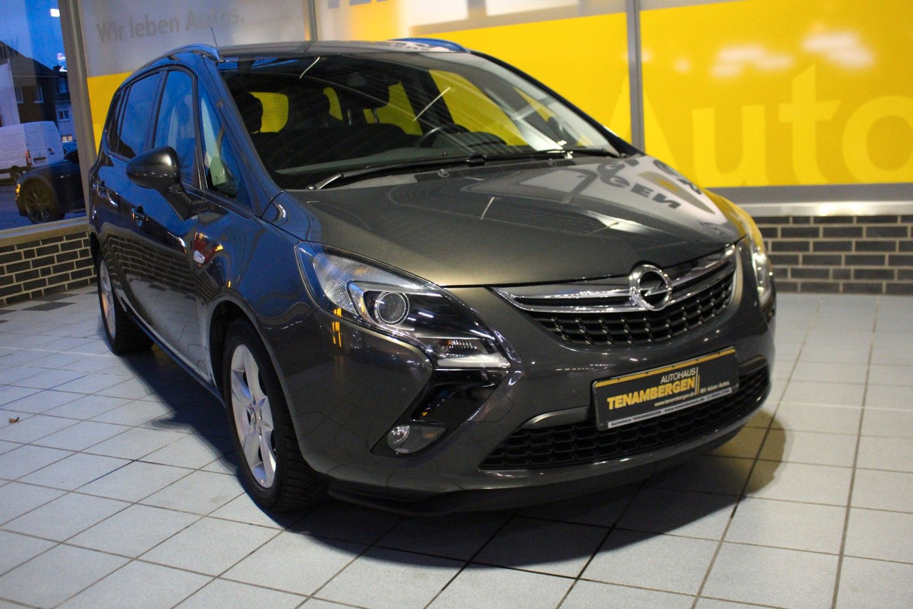 Opel Zafira C Tourer Style PDC Sitz u.Lenkradheizung - ميكروباص: صور 2 Opel Zafira C Tourer Style PDC Sitz u.Lenkradheizung - ميكروباص: صور 2