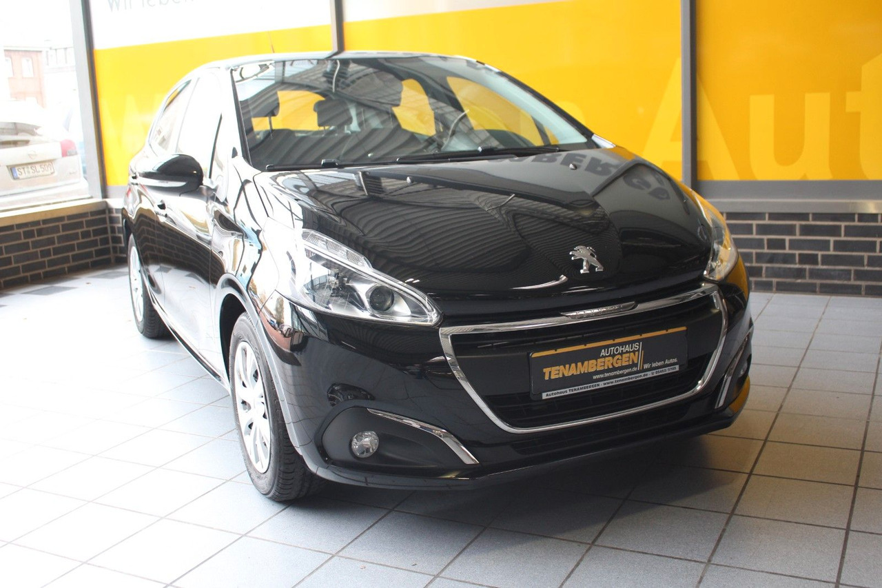 Peugeot 208 Active Klima PDC Sitzheizung Bluetooth - سيدان: صور 2 Peugeot 208 Active Klima PDC Sitzheizung Bluetooth - سيدان: صور 2