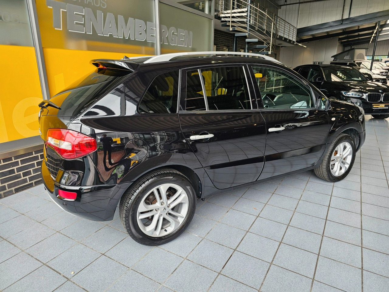 Renault Koleos 2.0 dCi Night&Day 4x4 Leder Navi Bose - سيارة دفع رباعي: صور 2 Renault Koleos 2.0 dCi Night&Day 4x4 Leder Navi Bose - سيارة دفع رباعي: صور 2