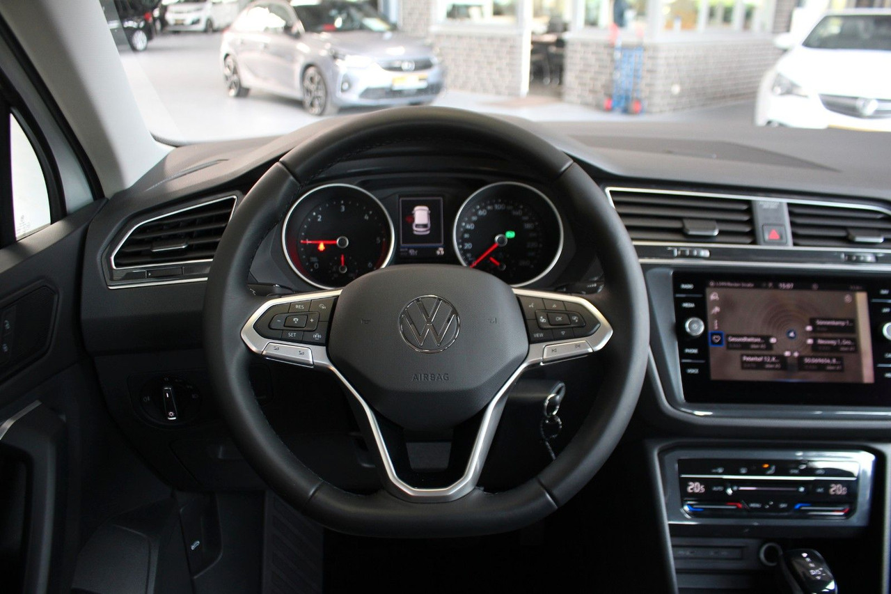 سيارة دفع رباعي Volkswagen Tiguan Life DSG LED Kamera Navi AHK ACC: صور 18