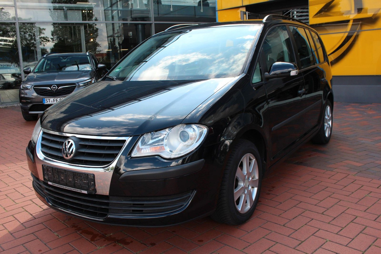 Volkswagen Touran Conceptline AHK 7 Sitze - ميكروباص: صور 2 Volkswagen Touran Conceptline AHK 7 Sitze - ميكروباص: صور 2