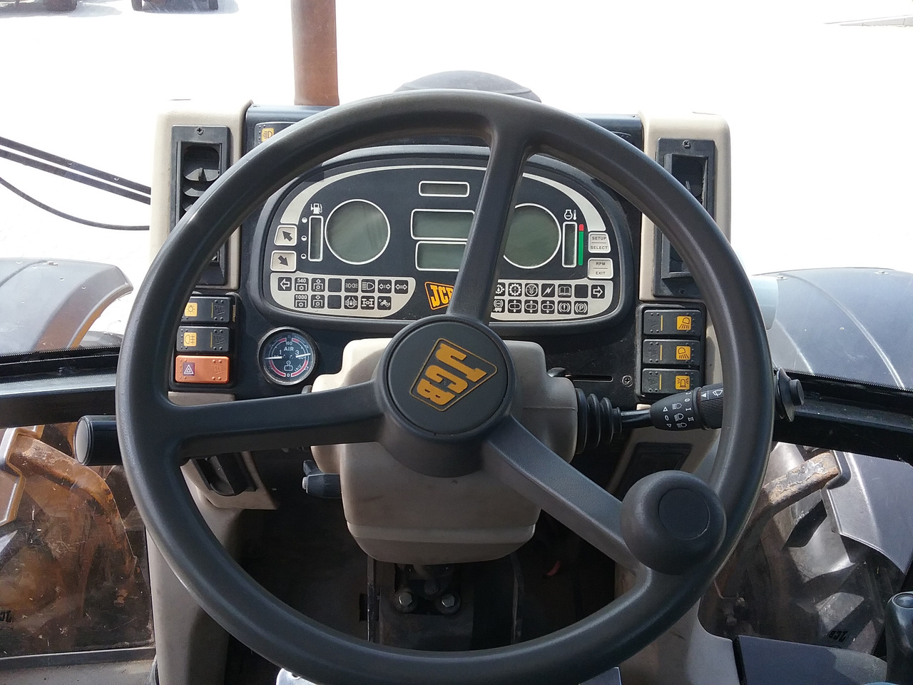 JCB Fastrac 2115 - جرار: صور 5 JCB Fastrac 2115 - جرار: صور 5