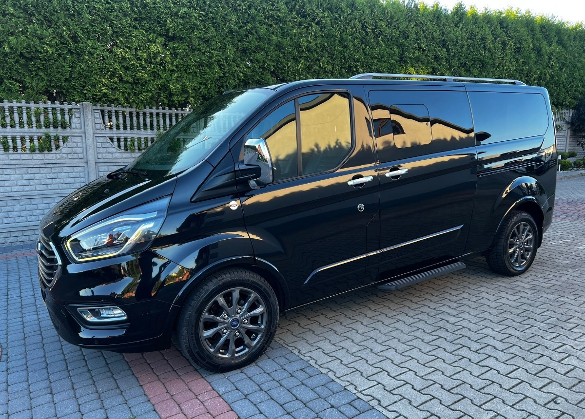 Ford Tourneo Custom Turneo Tytanium X specjalistyczny dla Inwalidów - حافلة صغيرة, ميكروباص: صور 2 Ford Tourneo Custom Turneo Tytanium X specjalistyczny dla Inwalidów - حافلة صغيرة, ميكروباص: صور 2