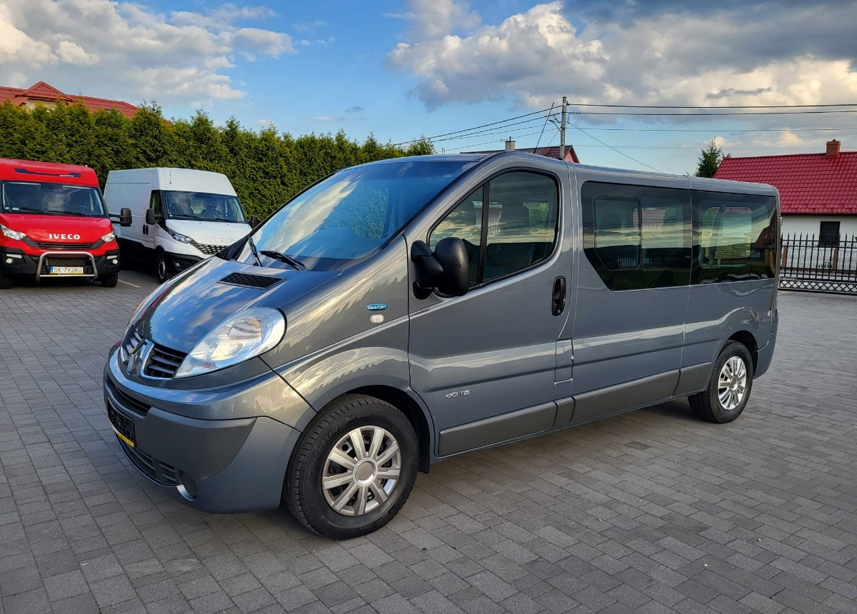 Renault Trafic 9 -osobowy Salon Polska I właściciel Bezwypadkowy Lakier - حافلة صغيرة, ميكروباص: صور 4 Renault Trafic 9 -osobowy Salon Polska I właściciel Bezwypadkowy Lakier - حافلة صغيرة, ميكروباص: صور 4