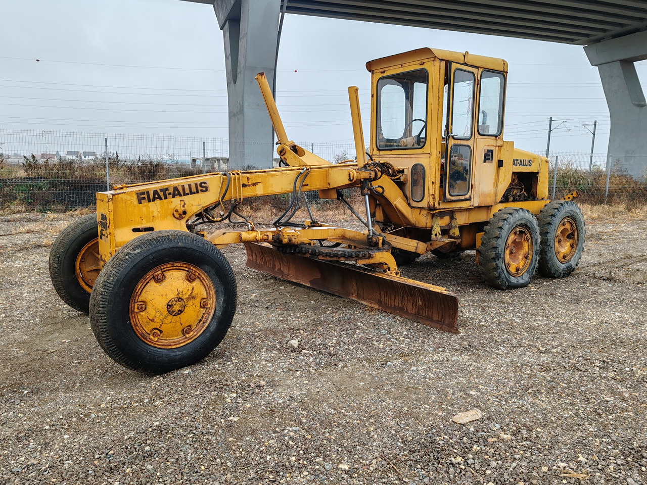 Fiat Allis Greder - آلة تسوية الأرض: صور 1 Fiat Allis Greder - آلة تسوية الأرض: صور 1