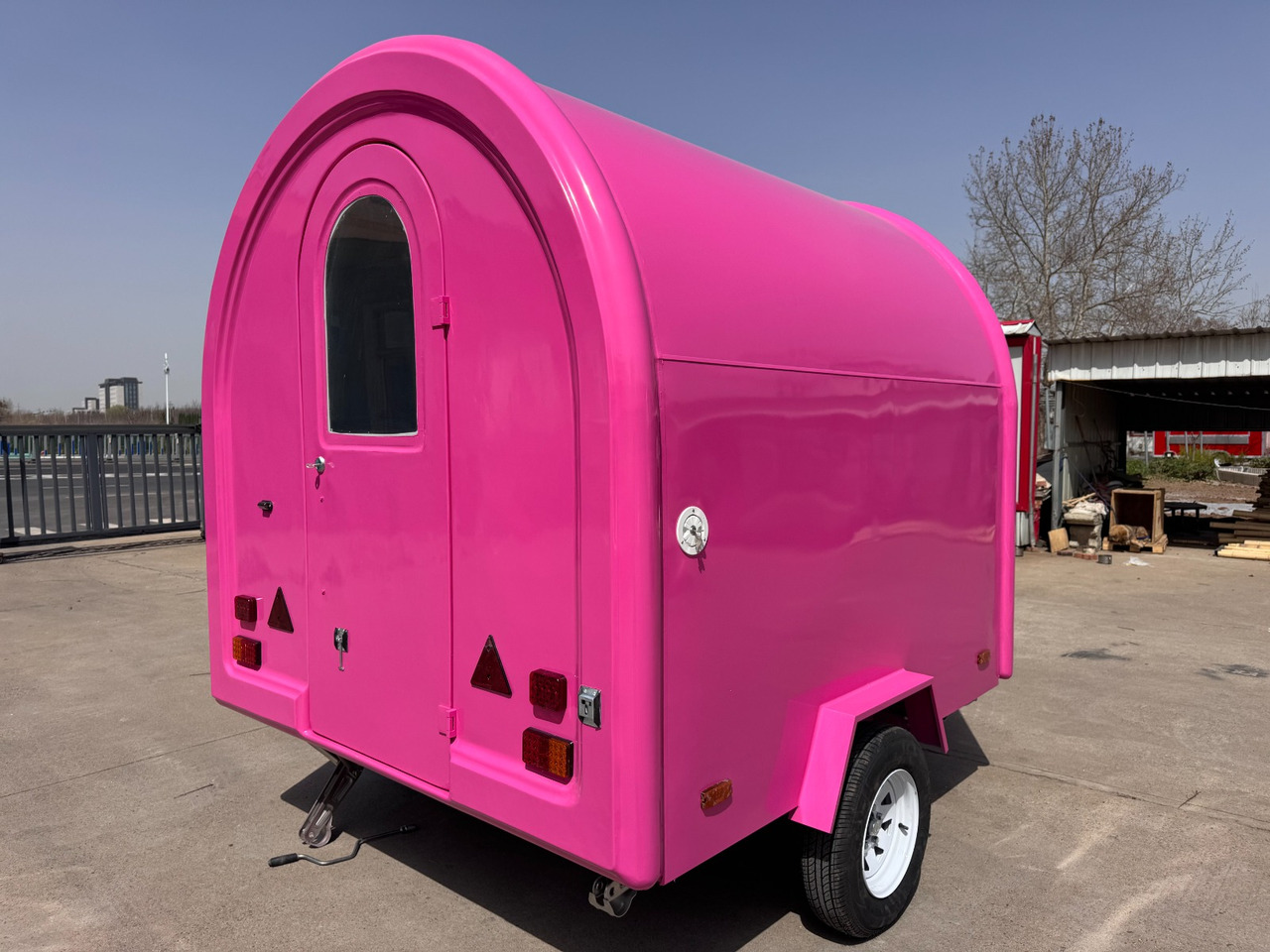 Deli Star Trailers EasyGo 230 Light - EU standards - عربة الطعام: صور 1 Deli Star Trailers EasyGo 230 Light - EU standards - عربة الطعام: صور 1