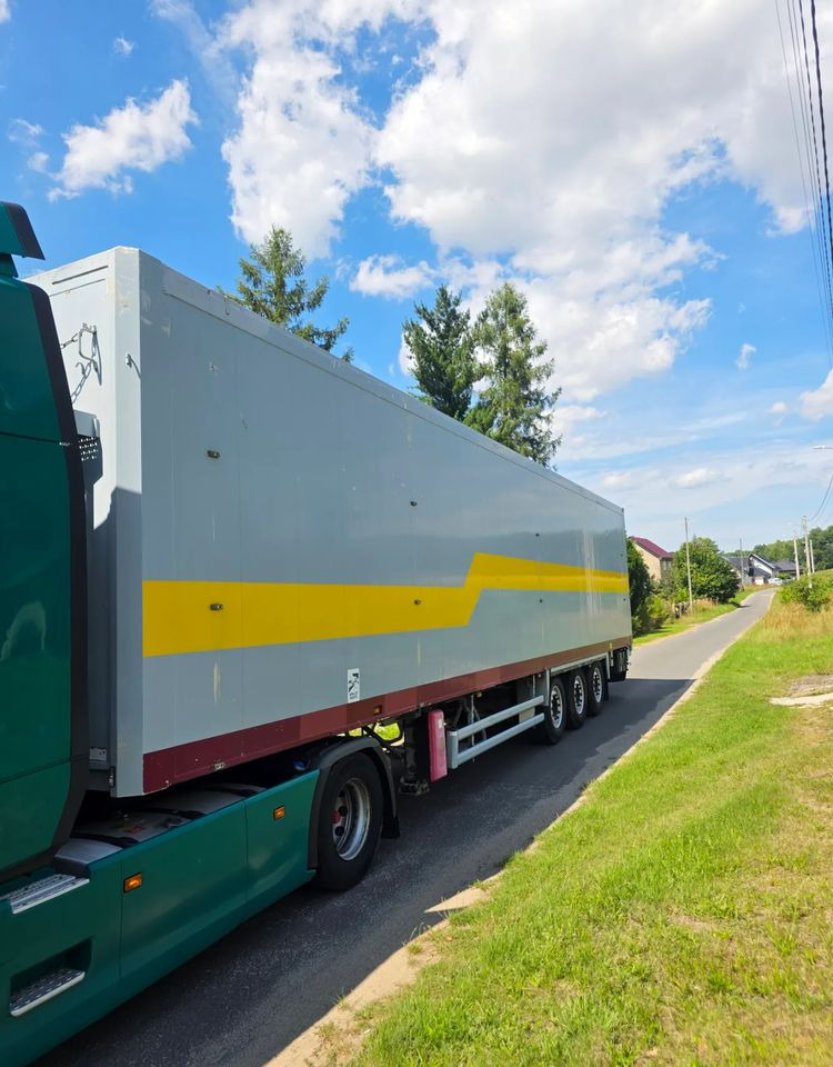 Stas S3-SZ334V - أرضية المشي نصف مقطورة: صور 1 Stas S3-SZ334V - أرضية المشي نصف مقطورة: صور 1