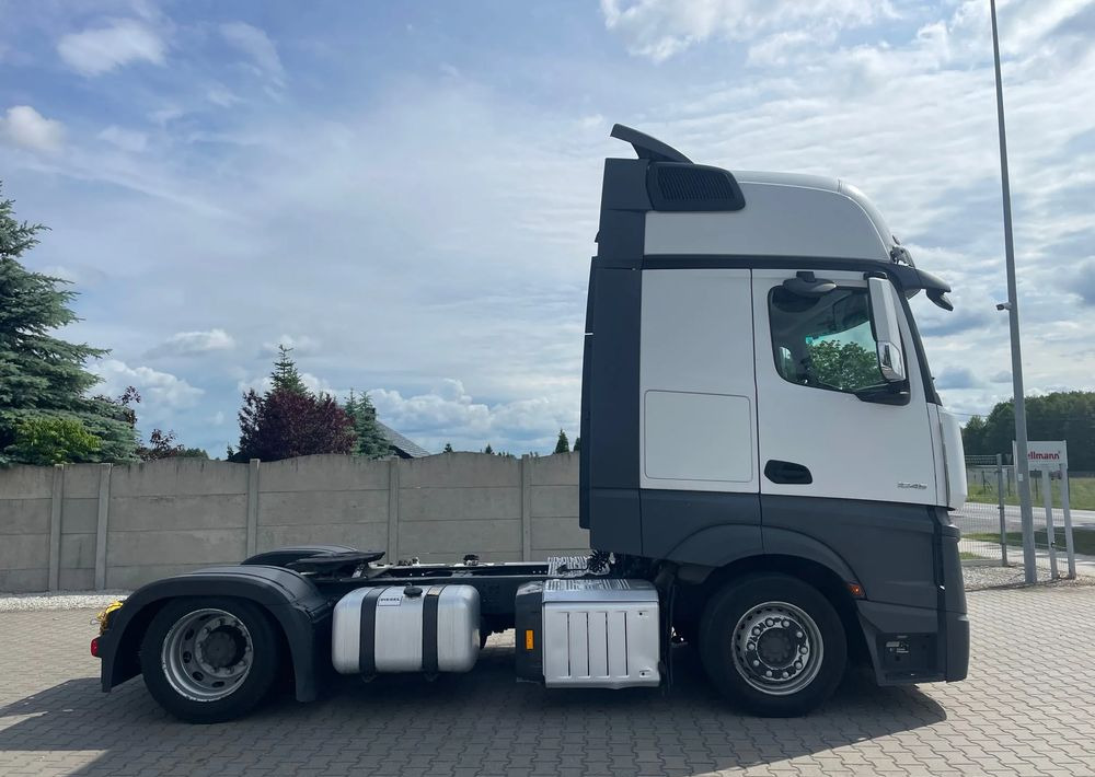 Mercedes-Benz ACTROS 1845, Mega, Gigaspace, Salonka! - شاحنة جرار: صور 3 Mercedes-Benz ACTROS 1845, Mega, Gigaspace, Salonka! - شاحنة جرار: صور 3