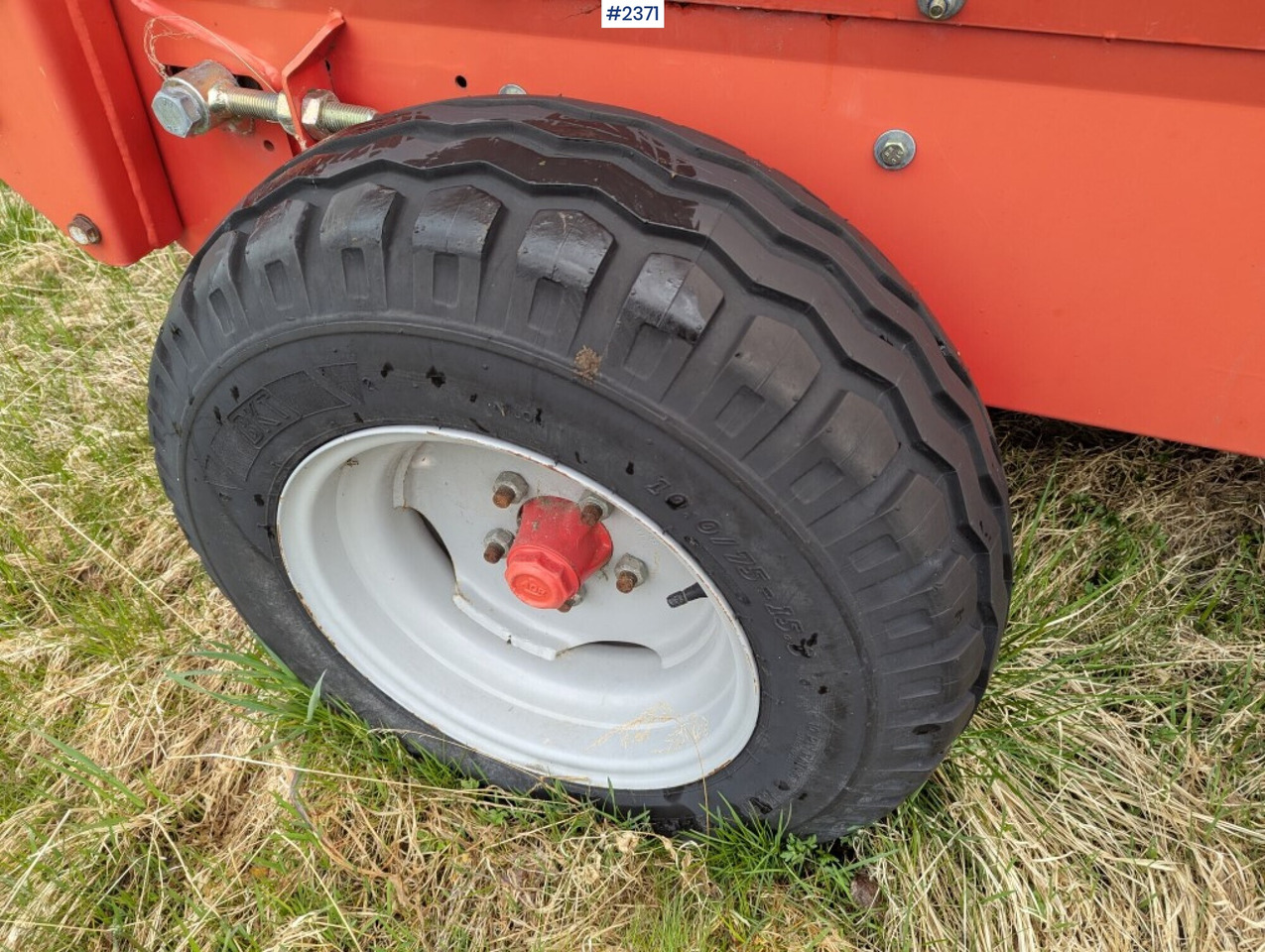 معدات القش Bale cutter / Feed shredder Kverneland Taarup 853: صور 9