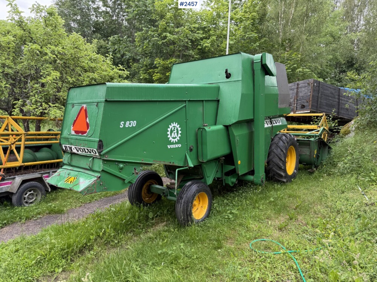 Combine harvester Volvo BM S830 with 2 cutting tables - حصادة شاملة: صور 5 Combine harvester Volvo BM S830 with 2 cutting tables - حصادة شاملة: صور 5