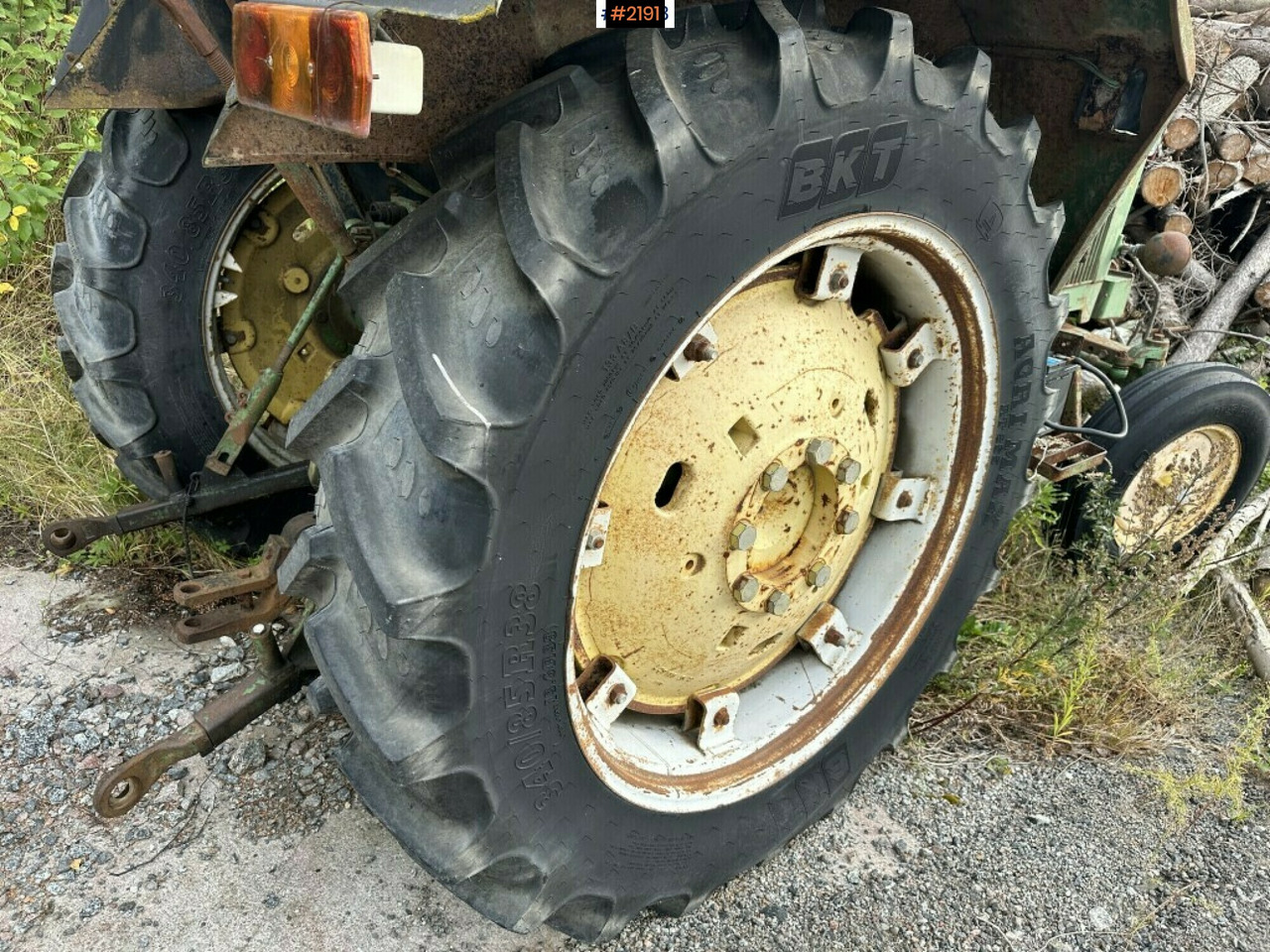 John Deere 2130 Tractor - جرار: صور 5 John Deere 2130 Tractor - جرار: صور 5