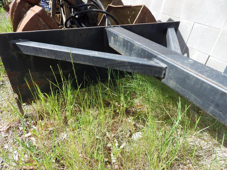 Silokamm Kornschieber Verlängerung an Volvo L30 / Cat 906 908 - السيلاج الآلات: صور 3 Silokamm Kornschieber Verlängerung an Volvo L30 / Cat 906 908 - السيلاج الآلات: صور 3