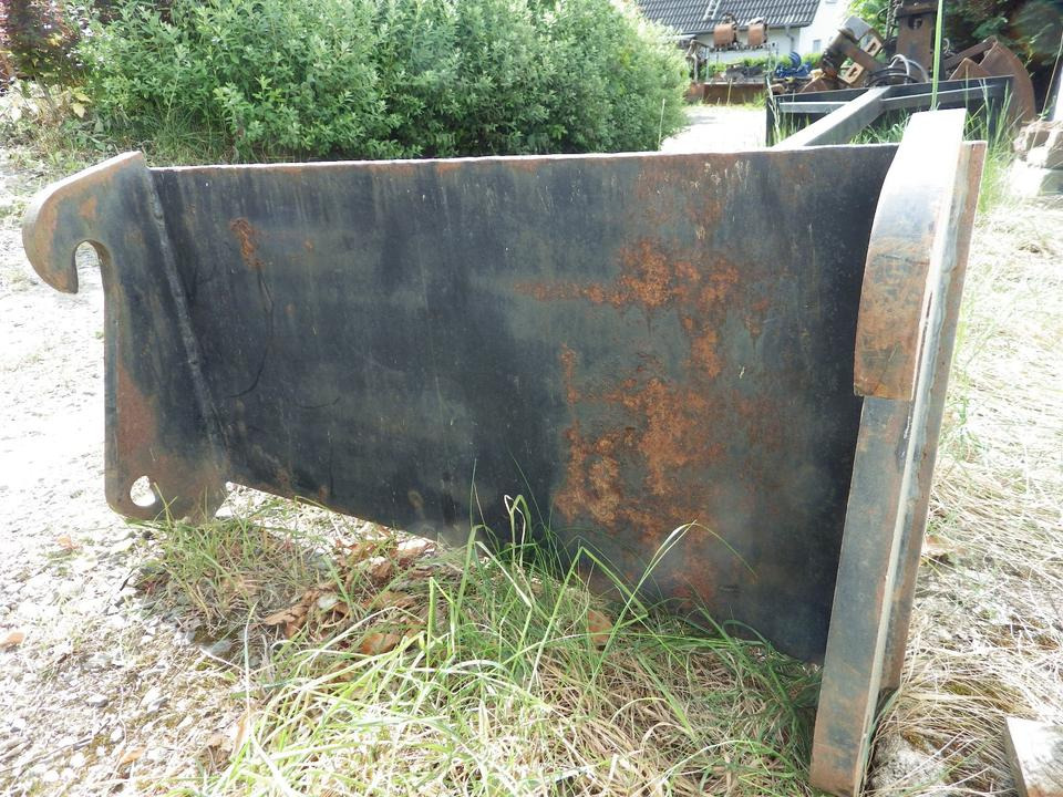 Silokamm Kornschieber Verlängerung an Volvo L30 / Cat 906 908 - السيلاج الآلات: صور 2 Silokamm Kornschieber Verlängerung an Volvo L30 / Cat 906 908 - السيلاج الآلات: صور 2