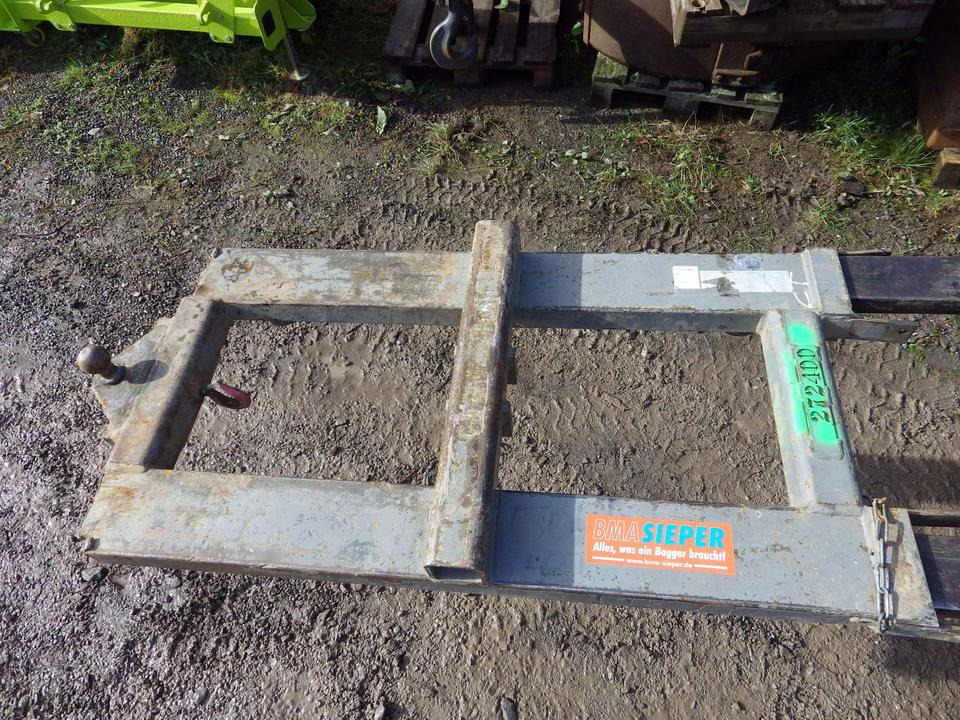 Stapler Rangierhilfe Kugel + Maul + Kranarm (netto 504,20) - وصلة الربط للمعدات المعلقة: صور 1 Stapler Rangierhilfe Kugel + Maul + Kranarm (netto 504,20) - وصلة الربط للمعدات المعلقة: صور 1