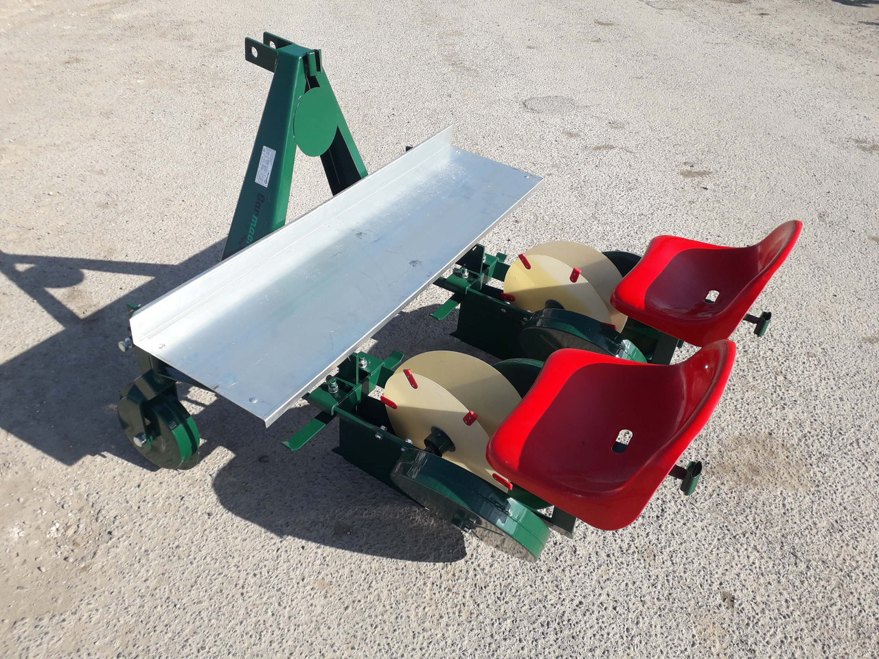GARMACH Transplanteur à Mini-Mottes 2 rangs - آلة زراعة البطاطس: صور 1 GARMACH Transplanteur à Mini-Mottes 2 rangs - آلة زراعة البطاطس: صور 1