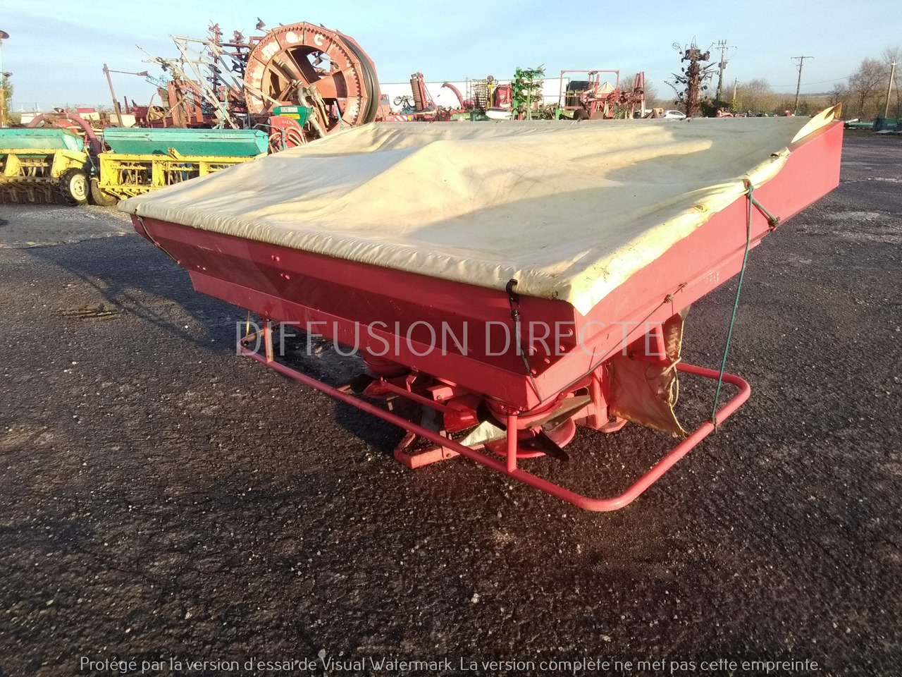 LELY DISTRIBUTEUR D'ENGRAIS CENTERMATIC PESEE - آلة رش الأسمدة: صور 3 LELY DISTRIBUTEUR D'ENGRAIS CENTERMATIC PESEE - آلة رش الأسمدة: صور 3