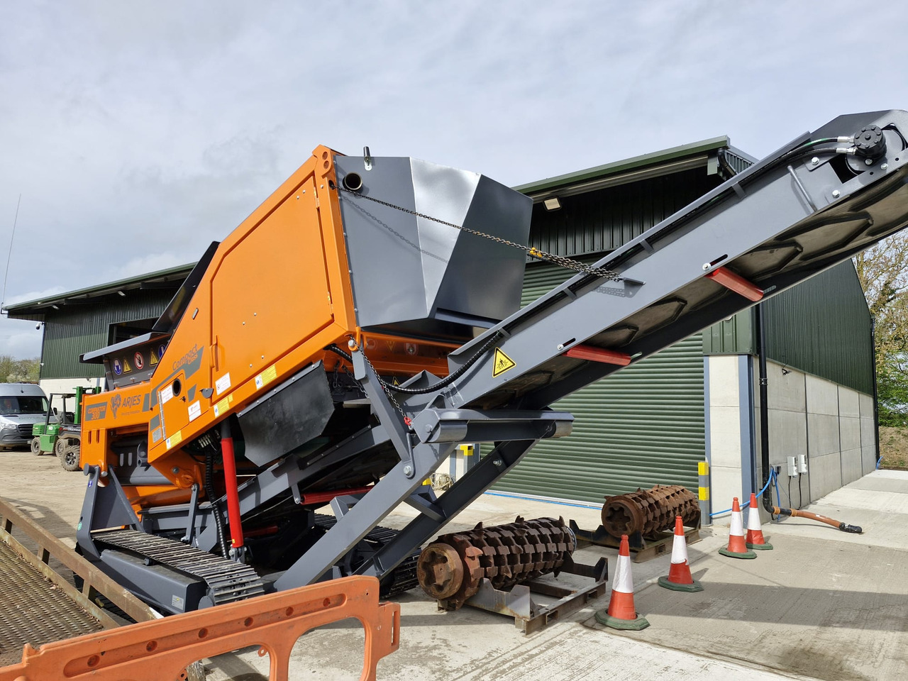 Arjes Compaktor 300 - آلة تمزيق صناعية: صور 5 Arjes Compaktor 300 - آلة تمزيق صناعية: صور 5