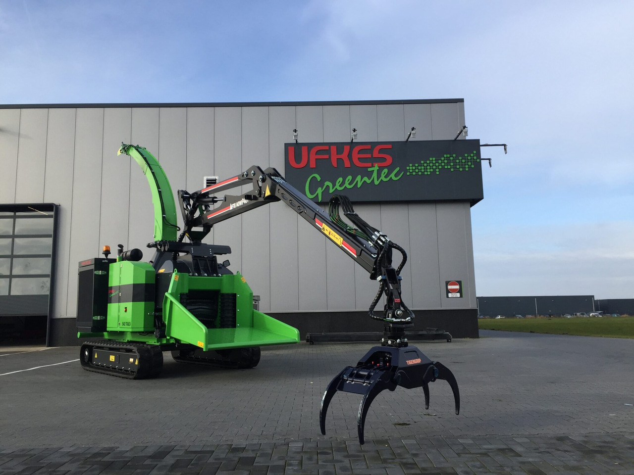 UFKES 942 Chipper إيجار UFKES 942 Chipper: صور 15