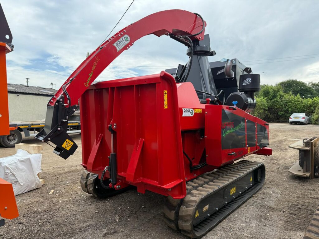 UFKES 942 Chipper - ماكينة تقطيع الأغصان: صور 1 UFKES 942 Chipper - ماكينة تقطيع الأغصان: صور 1