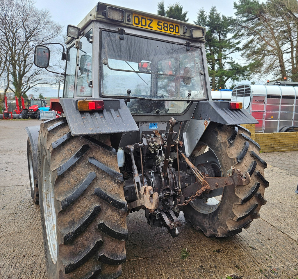 1993 MF 390T 4wd tractor, good off farm condition - جرار: صور 3 1993 MF 390T 4wd tractor, good off farm condition - جرار: صور 3