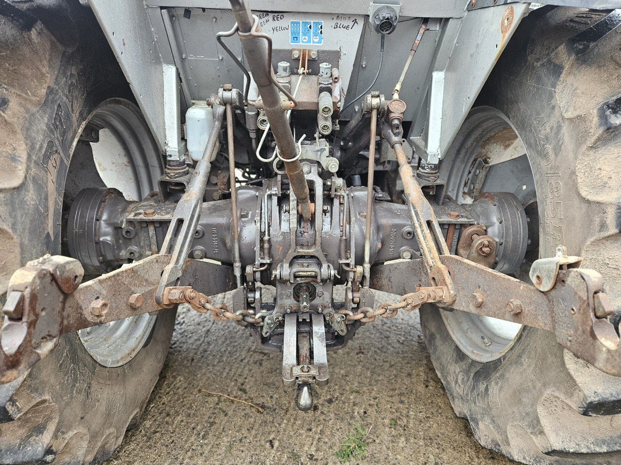 1993 MF 390T 4wd tractor, good off farm condition - جرار: صور 4 1993 MF 390T 4wd tractor, good off farm condition - جرار: صور 4