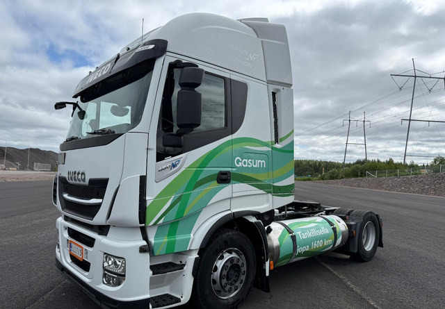 Iveco Stralis 440 4x2 LNG / LBG - شاحنة جرار: صور 1 Iveco Stralis 440 4x2 LNG / LBG - شاحنة جرار: صور 1