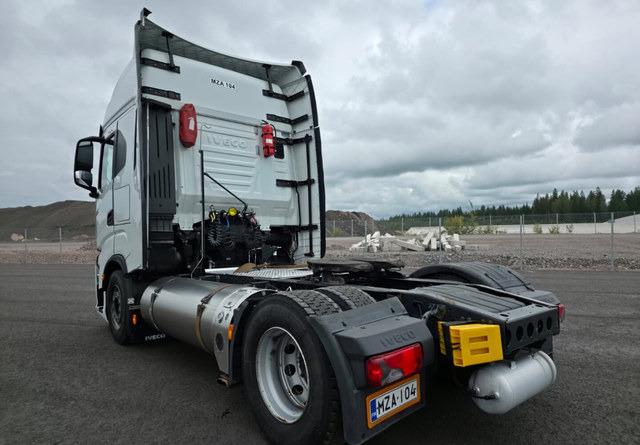 IvecoS-Way 460 4x2 LNG / LBG - شاحنة جرار: صور 3 IvecoS-Way 460 4x2 LNG / LBG - شاحنة جرار: صور 3