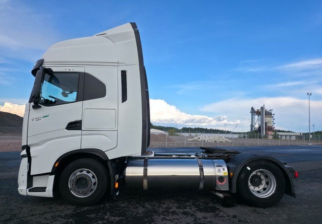 IvecoS-Way 460 4x2 LNG / LBG - شاحنة جرار: صور 2 IvecoS-Way 460 4x2 LNG / LBG - شاحنة جرار: صور 2