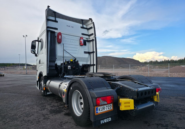 IvecoS-Way 460 4x2 LNG / LBG - شاحنة جرار: صور 3 IvecoS-Way 460 4x2 LNG / LBG - شاحنة جرار: صور 3