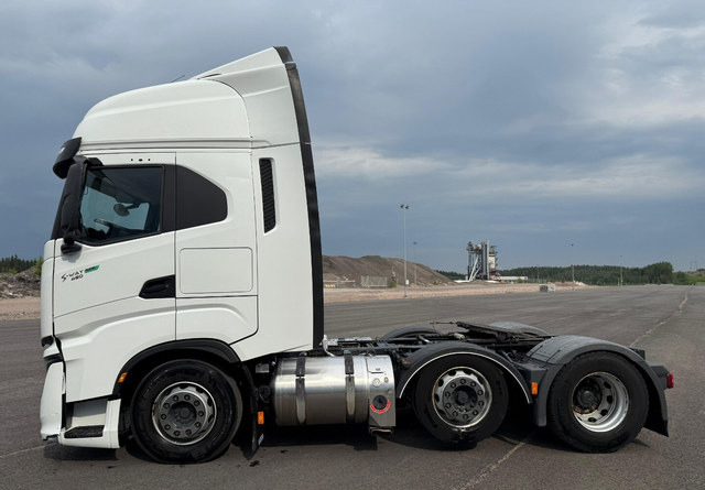 IvecoS-Way 460 LNG 6x2 - شاحنة جرار: صور 2 IvecoS-Way 460 LNG 6x2 - شاحنة جرار: صور 2