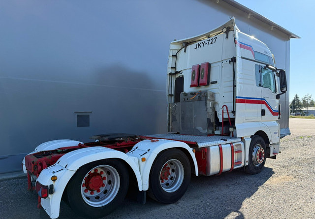 MAN TGX 28.540 6x2 - شاحنة جرار: صور 5 MAN TGX 28.540 6x2 - شاحنة جرار: صور 5