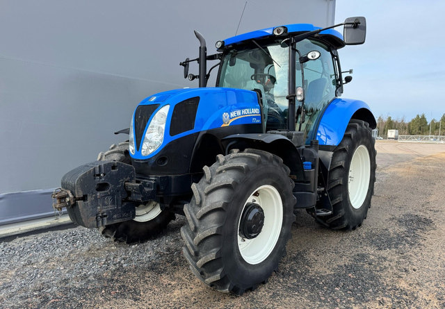 New Holland T7.200 - جرار: صور 1 New Holland T7.200 - جرار: صور 1