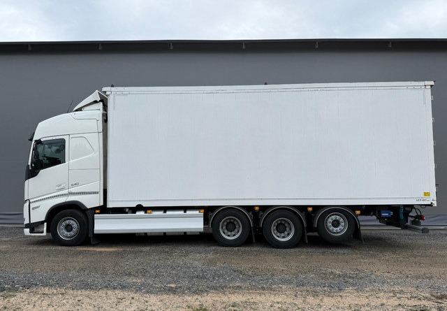 Volvo FH 540 8x4 66m3 - بصندوق مغلق شاحنة: صور 3 Volvo FH 540 8x4 66m3 - بصندوق مغلق شاحنة: صور 3