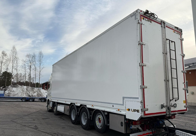 Volvo FH16 750 10x4 - بصندوق مغلق شاحنة: صور 3 Volvo FH16 750 10x4 - بصندوق مغلق شاحنة: صور 3