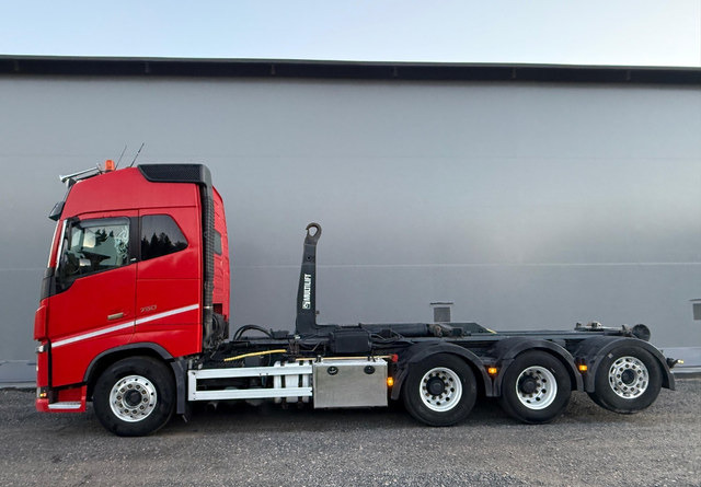 VolvoFH16 750 8X4 - شاحنة ذات الخطاف: صور 2 VolvoFH16 750 8X4 - شاحنة ذات الخطاف: صور 2