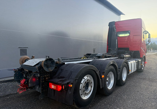 VolvoFH16 750 8X4 - شاحنة ذات الخطاف: صور 5 VolvoFH16 750 8X4 - شاحنة ذات الخطاف: صور 5