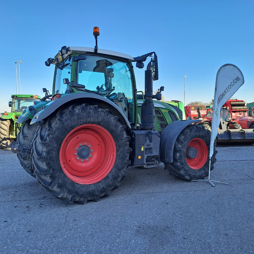 FENDT 720 VARIO PROFI - جرار: صور 3 FENDT 720 VARIO PROFI - جرار: صور 3