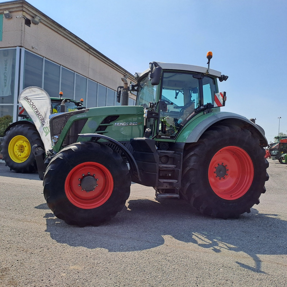 FENDT 828 VARIO PROFI PLUS - جرار: صور 1 FENDT 828 VARIO PROFI PLUS - جرار: صور 1