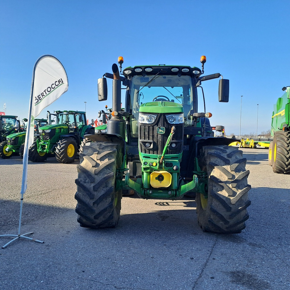 JOHN DEERE 6215R - جرار: صور 2 JOHN DEERE 6215R - جرار: صور 2