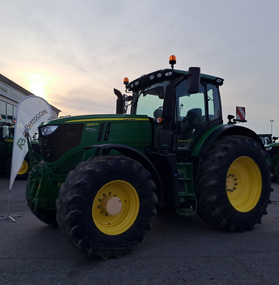 JOHN DEERE 6250R PREMIUM EDITION - جرار: صور 1 JOHN DEERE 6250R PREMIUM EDITION - جرار: صور 1