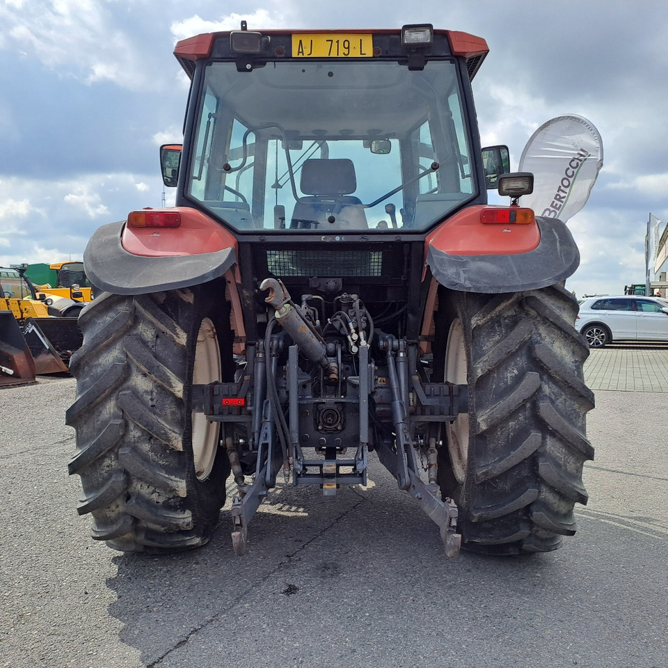 NEW HOLLAND FIATAGRI TS 110 - جرار: صور 5 NEW HOLLAND FIATAGRI TS 110 - جرار: صور 5