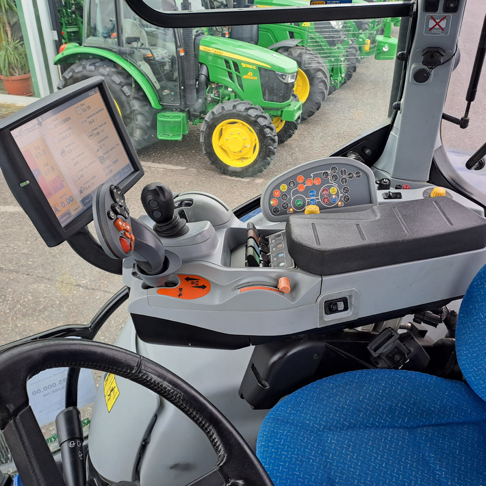 NEW HOLLAND T7.270 BLUEPOWER - جرار: صور 5 NEW HOLLAND T7.270 BLUEPOWER - جرار: صور 5
