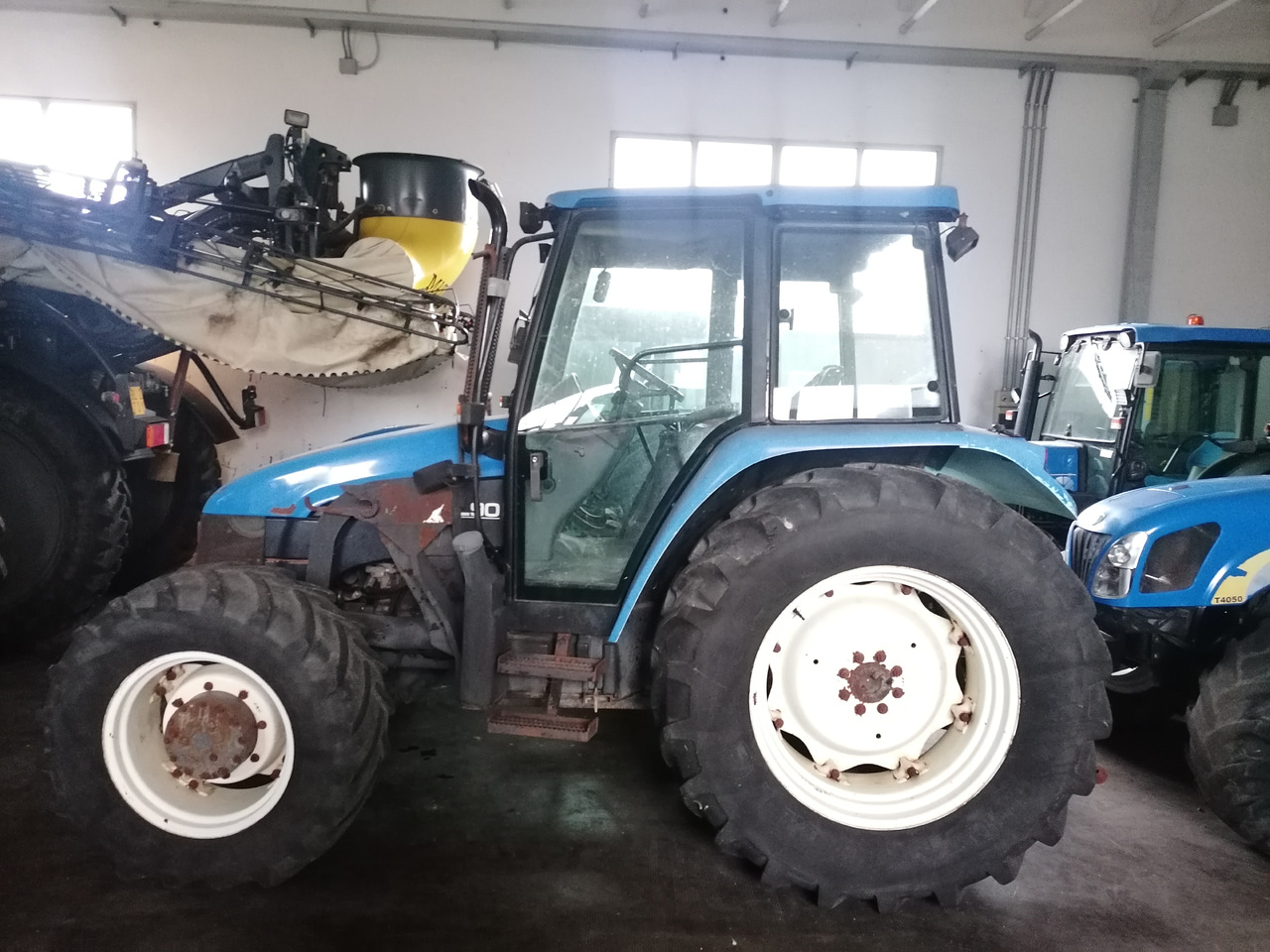 NEW HOLLAND TL 90 - جرار: صور 4 NEW HOLLAND TL 90 - جرار: صور 4