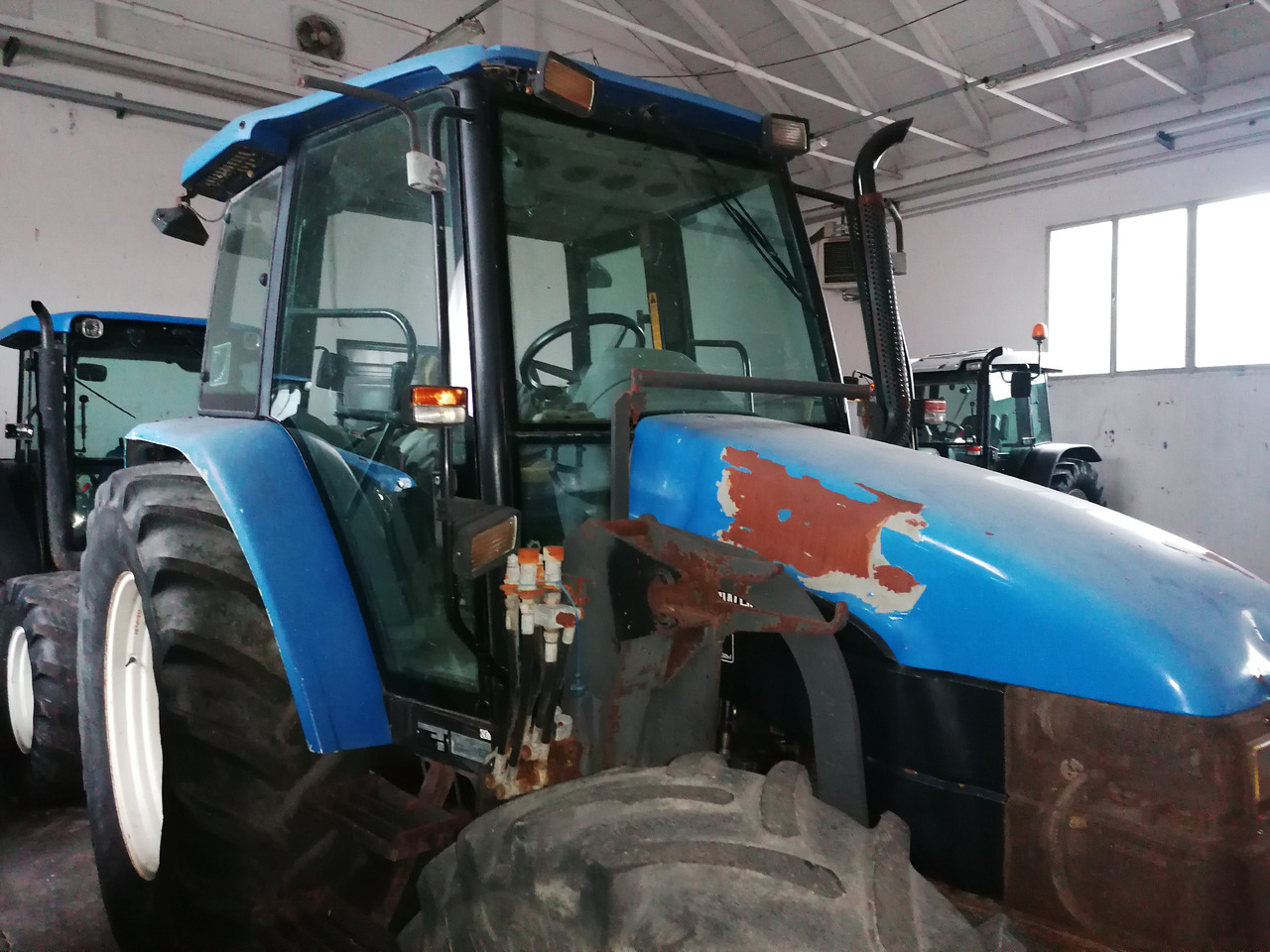 NEW HOLLAND TL 90 - جرار: صور 1 NEW HOLLAND TL 90 - جرار: صور 1