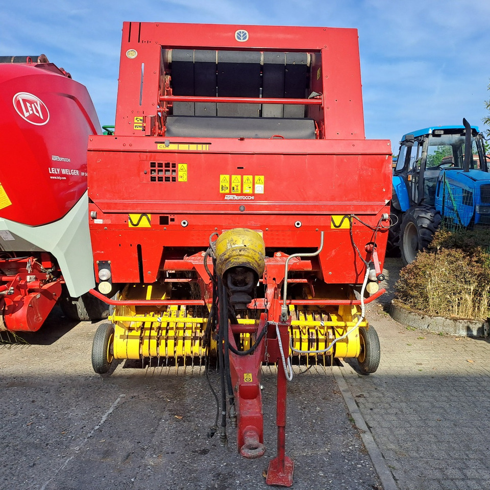 ROTOPRESSA NEW HOLLAND 658 - مكبس القش الدائري: صور 3 ROTOPRESSA NEW HOLLAND 658 - مكبس القش الدائري: صور 3