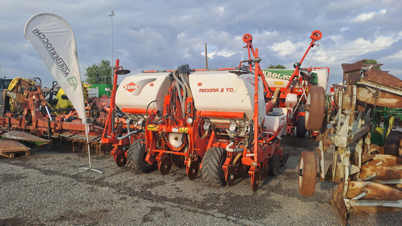 SEMINATRICE DI PRECISIONE KUHN MAXIMA 2 TD - معدات بذار: صور 2 SEMINATRICE DI PRECISIONE KUHN MAXIMA 2 TD - معدات بذار: صور 2